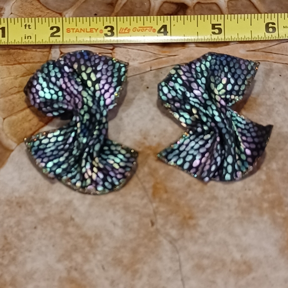 11 pairs of various earrings nine posts one hook two clip-ons - Picture 9 of 13